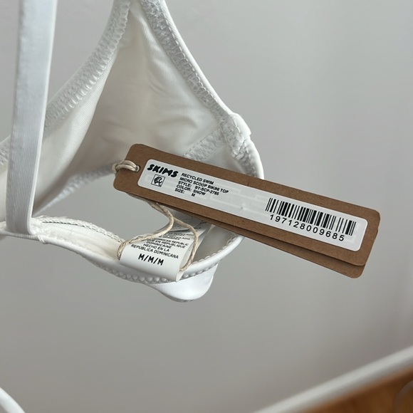 SKIMS Signature Swim Scoop Bikini Top - New With Tags (Size Medium) - Picture 6 of 6